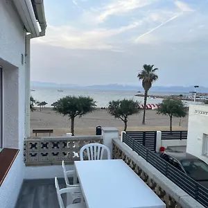 En La Playa. Free Parking. Free Wifi Appartement L' Escala